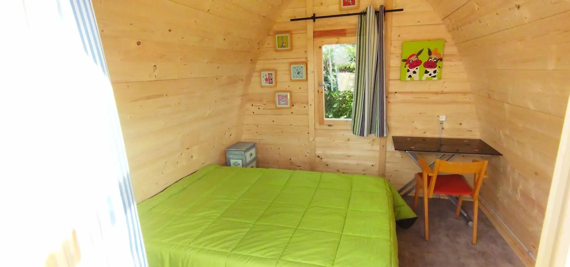 Pod Hotel Camoël 0*,  Franciaország